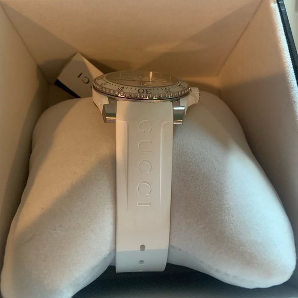 GUCCI Dive 40 136.3 Quartz Diver Watch Men's - Picture 3 of 3